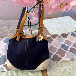 Coach 4430 Daisy Charm Shoulder Bag – Navy & Cream | Excellent Condition